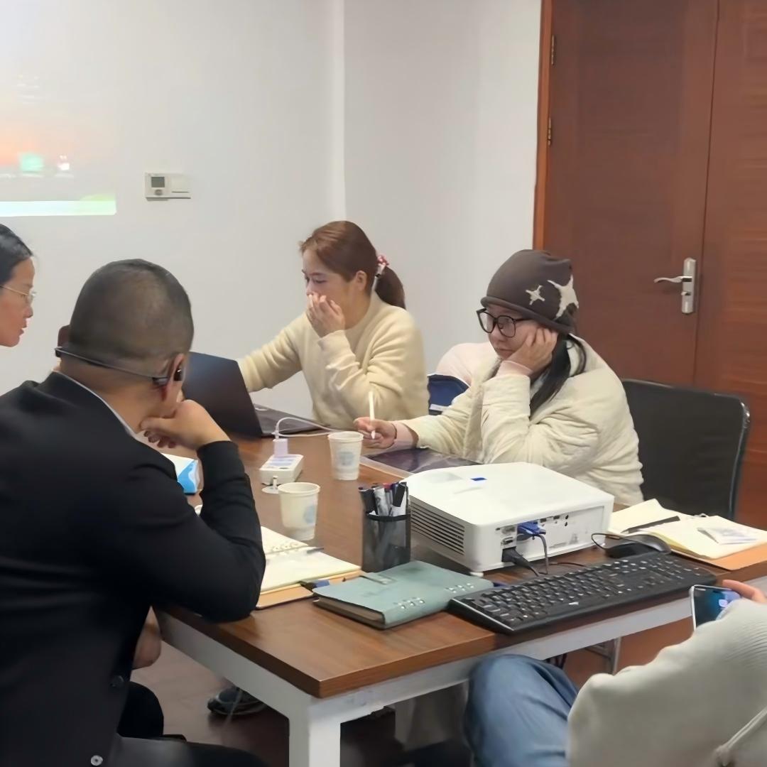 慈溪工业品网络营销 / 江苏包装厂老客户来访，与奥凯谈又一年的全网营销合作